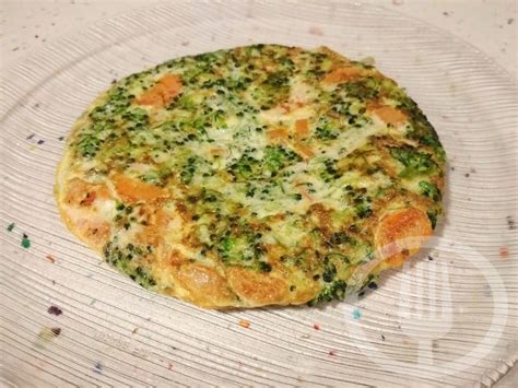 Tortilla de brócoli y zanahoria sin huevo