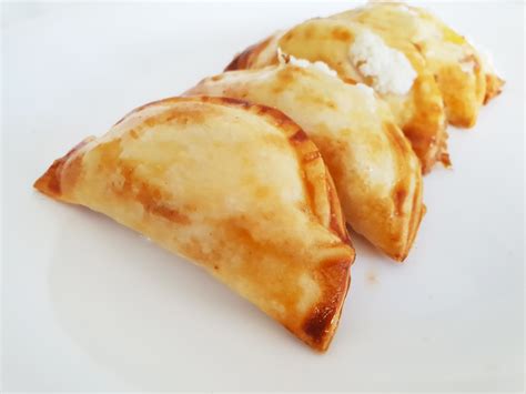 Empanadillas de queso de cabra y membrillo al horno