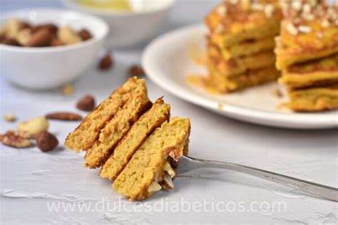 Tortitas de zanahoria sin azúcar con frutas frescas