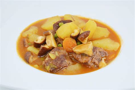 Guía visual de los pasos para hacer guiso de ternera