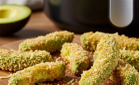 Fingers de aguacate empanados