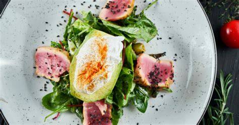 Ensalada de Limón con Huevo Poché