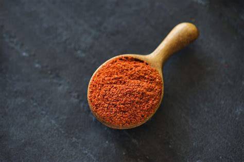 Especias necesarias para el guiso: pimentón y cominos