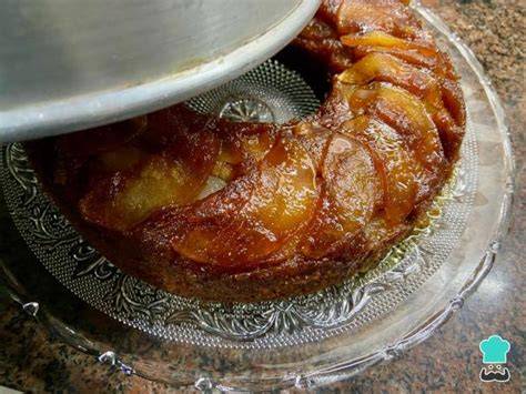 Torta invertida de manzana con harina integral desmoldada