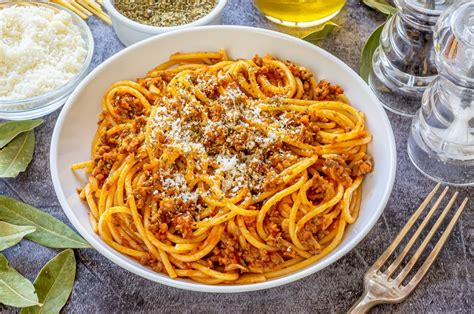 Espaguetis con salsa de carne picada y tomate