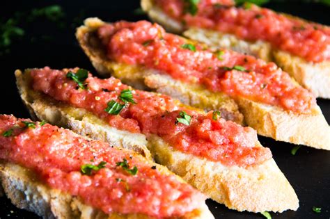 Pan con tomate fresco