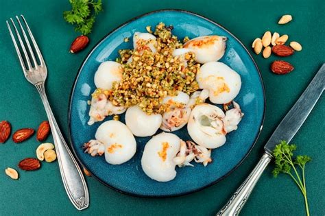 Chipirones al horno con guarnición