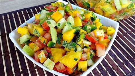 Ensalada de atún con piña y mango
