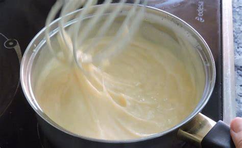 Espesando la crema con pan
