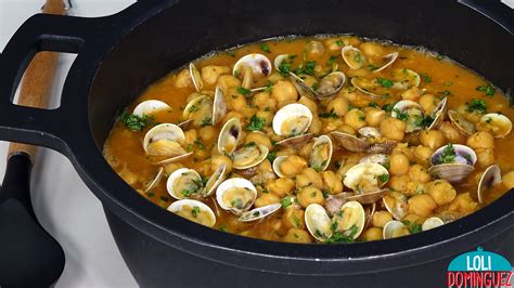 Garbanzos con almejas listos para servir