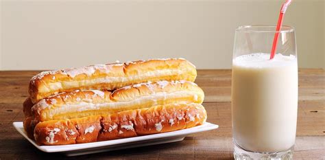 Vaso de horchata con fartons