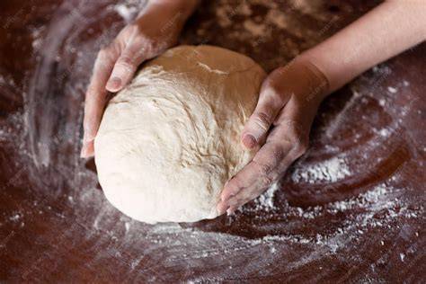 Proceso de amasado de la masa de naan
