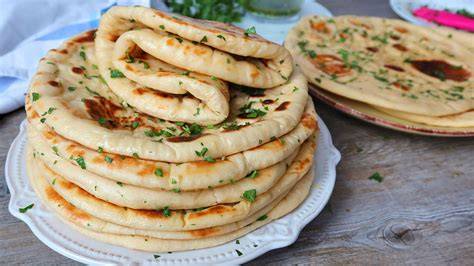 Pan Naan cocinándose en una sartén