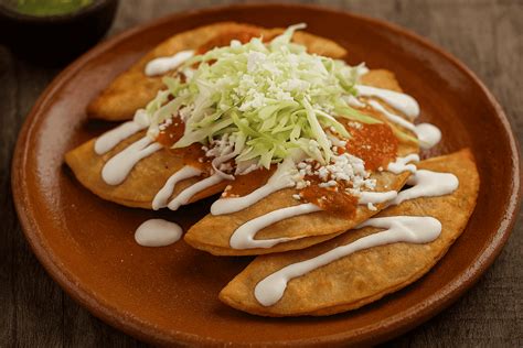 Quesadillas fritas con diferentes rellenos
