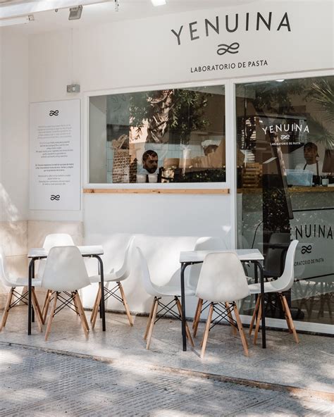 Interior de Yenuina Laboratorio de Pasta, ambiente agradable y con buen gusto