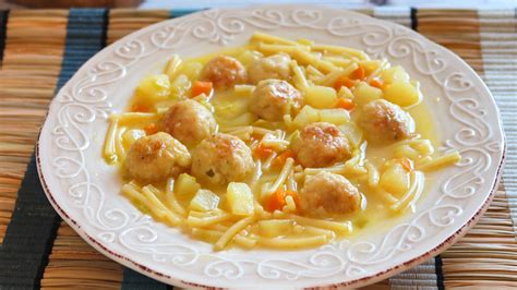 Ingredientes para las albóndigas de la sopa