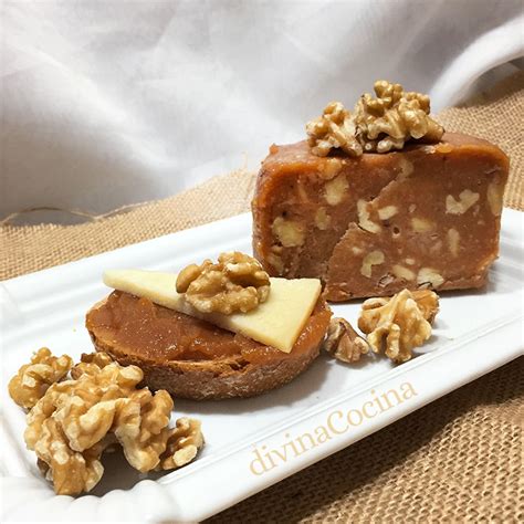 Dulce de membrillo con nueces en moldes