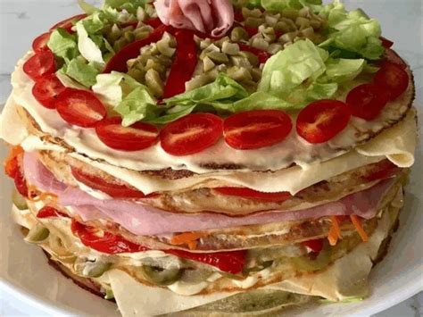 Ingredientes frescos para el relleno de la torre de panqueques