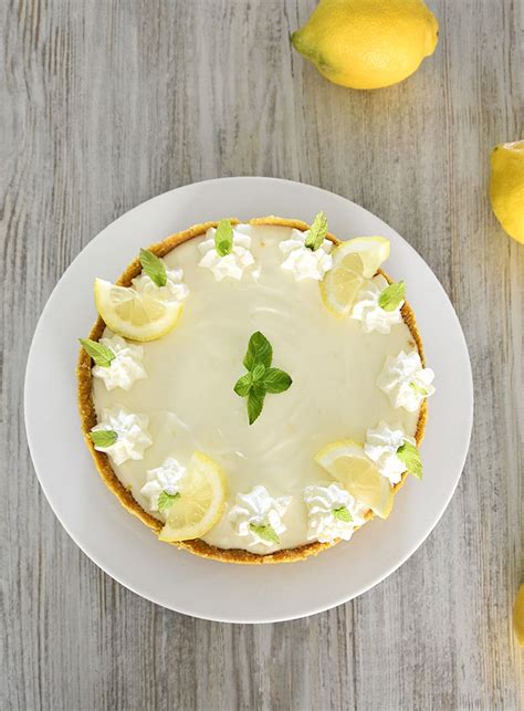 Tarta de limón fría, fresca y lista para servir