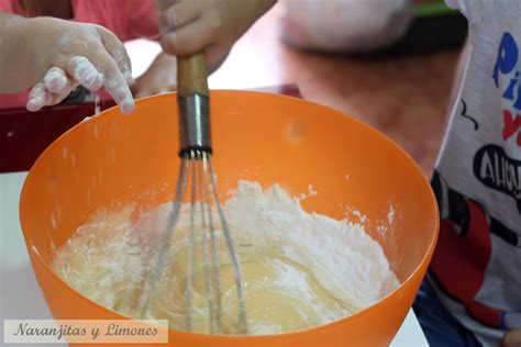 Proceso de batido de la masa para el bizcocho