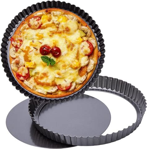 Variedad de moldes desmontables para tartas
