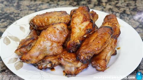 Plato de alitas de pollo cocinadas en Cecofry