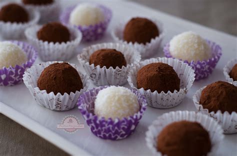 Trufas de bizcochuelo con coco