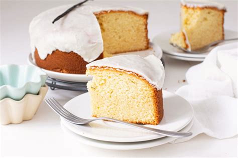 Torta de vainilla recién horneada