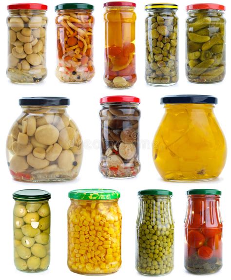 Frutas fermentando en tarros de cristal