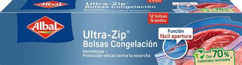 Bolsas de congelación con merluza troceada y etiquetada