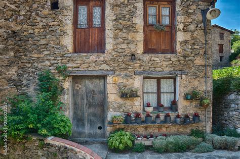 Fachada antigua de Casa Montañés