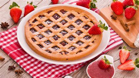 Torta con streusel y mermelada de fresa