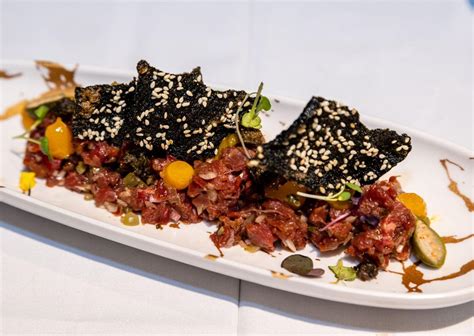 Steak tartar con yema a la soja