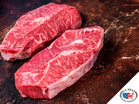Carne cruda de calidad con buen marmoleo