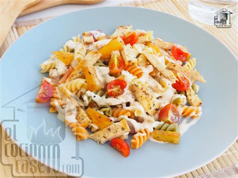 Ensalada de pasta con aderezo