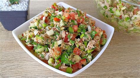 Atún y verduras frescas