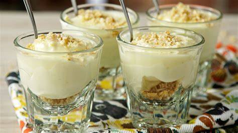 Variedad de postres sin horno con leche condensada y maicena