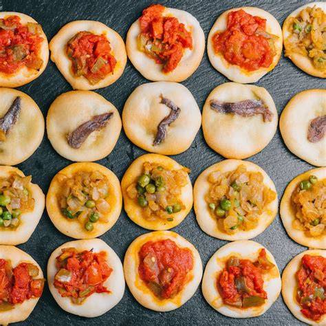Mini pizzas recién horneadas