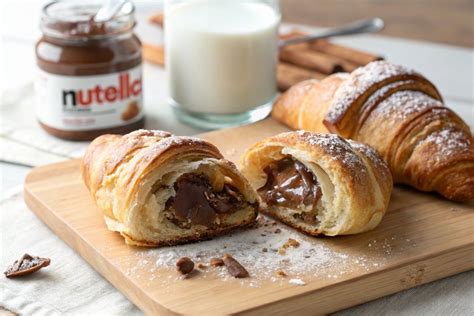 Croissants de hojaldre rellenos de Nutella