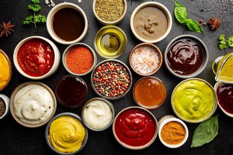 Variedad de salsas para mariscos