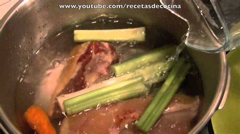 Preparación de caldo en olla express