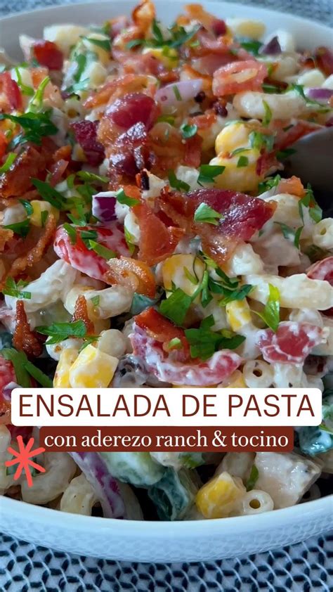 Ensalada de pasta con tocino y aderezo ranch