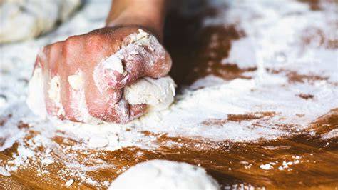 Técnica de amasado a mano para pizza