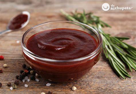 Salsa barbacoa casera en tarro