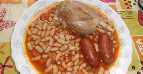 Ingredientes principales para judías blancas con codillo y chorizo