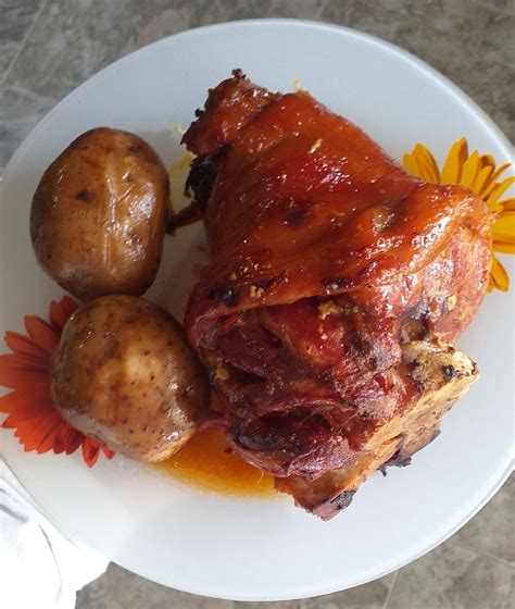 Preparación de judías con codillo en slow cooker