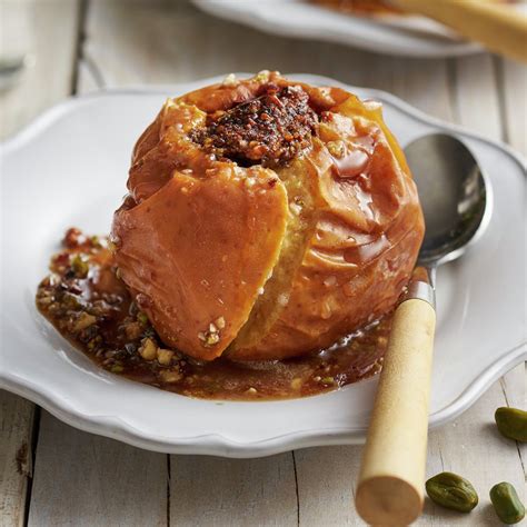 Manzanas rellenas horneadas con frutos secos