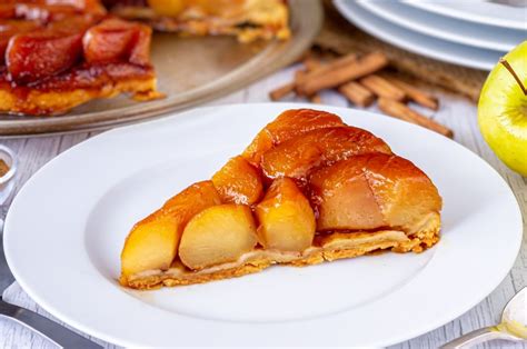 Tarta Tatin invertida con caramelo brillante