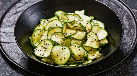 Sunomono de pepino recién preparado