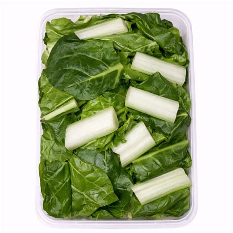 Acelgas lavadas y troceadas
